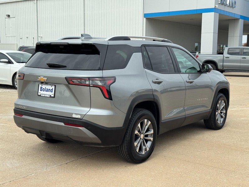 Chevrolet Equinox Vehicle Image 03