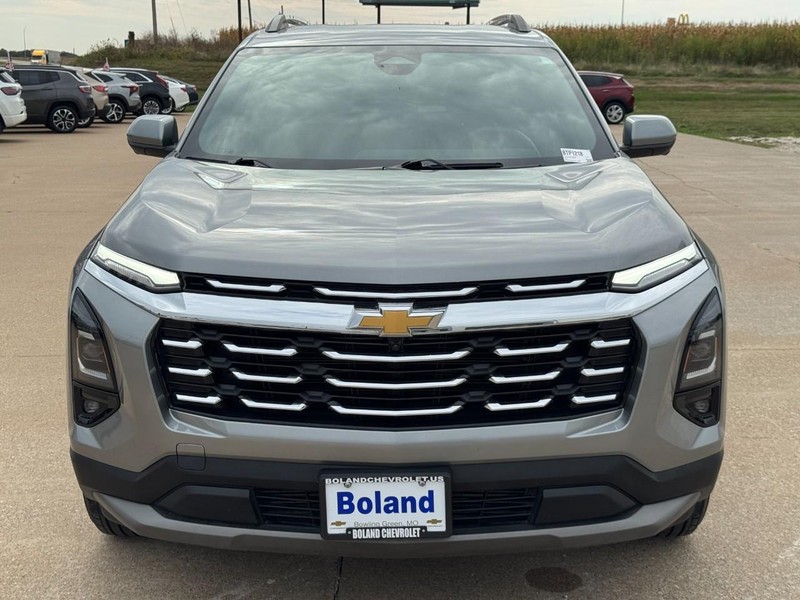 Chevrolet Equinox Vehicle Image 09