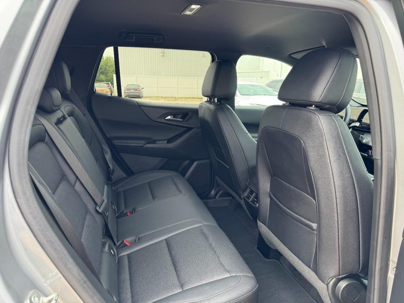 Chevrolet Equinox Vehicle Image 10