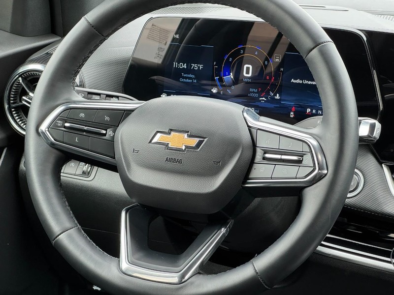 Chevrolet Equinox Vehicle Image 12