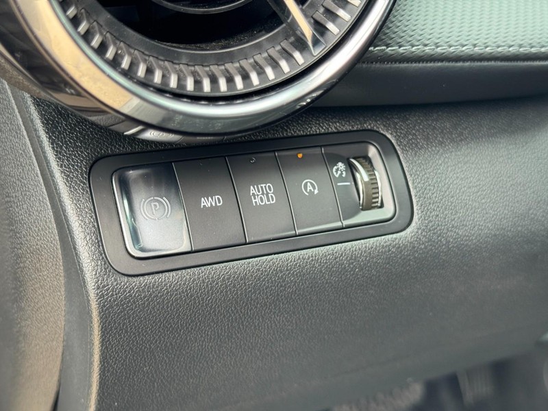 Chevrolet Equinox Vehicle Image 17