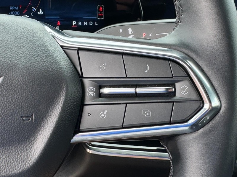 Chevrolet Equinox Vehicle Image 19