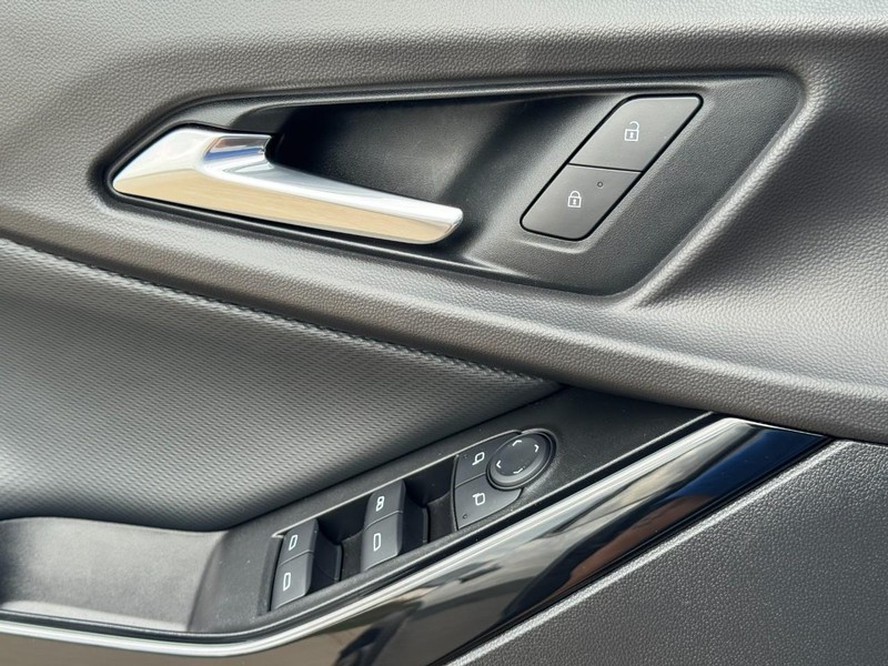 Chevrolet Equinox Vehicle Image 23