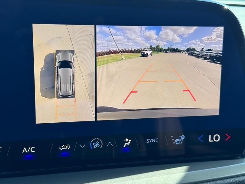 Chevrolet Traverse Vehicle Image 17