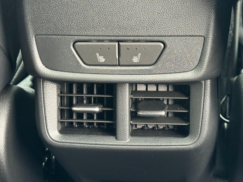 Chevrolet Equinox Vehicle Image 10