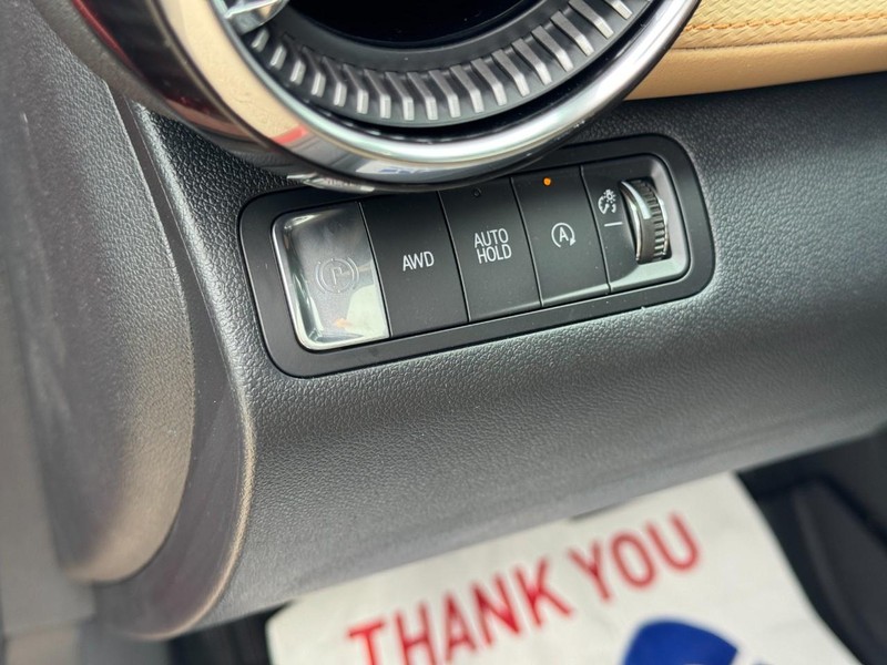 Chevrolet Equinox Vehicle Image 12