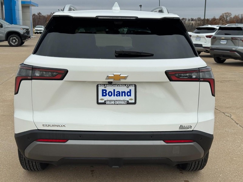 Chevrolet Equinox Vehicle Image 05