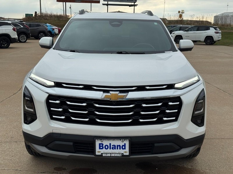 Chevrolet Equinox Vehicle Image 09