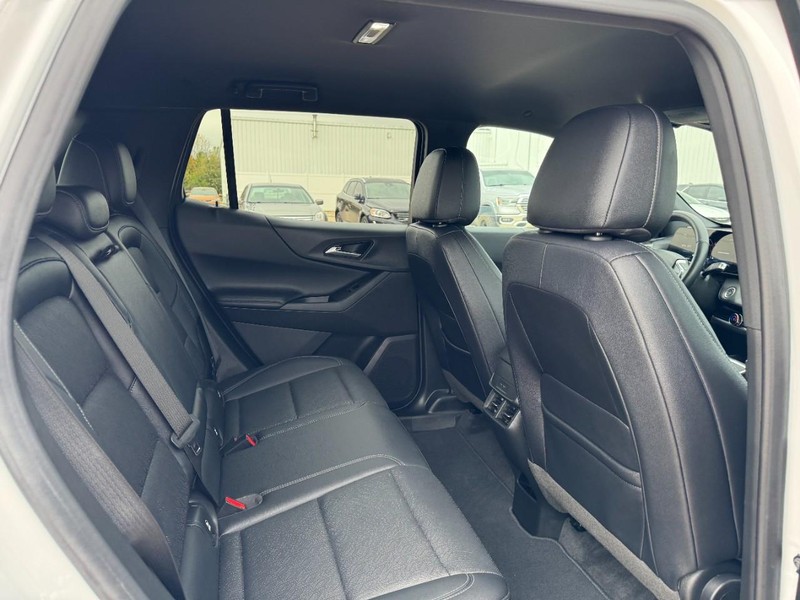 Chevrolet Equinox Vehicle Image 10