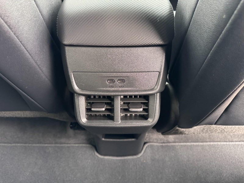 Chevrolet Equinox Vehicle Image 16