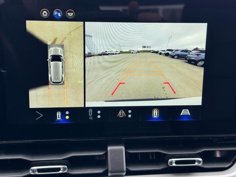 Chevrolet Equinox Vehicle Image 21