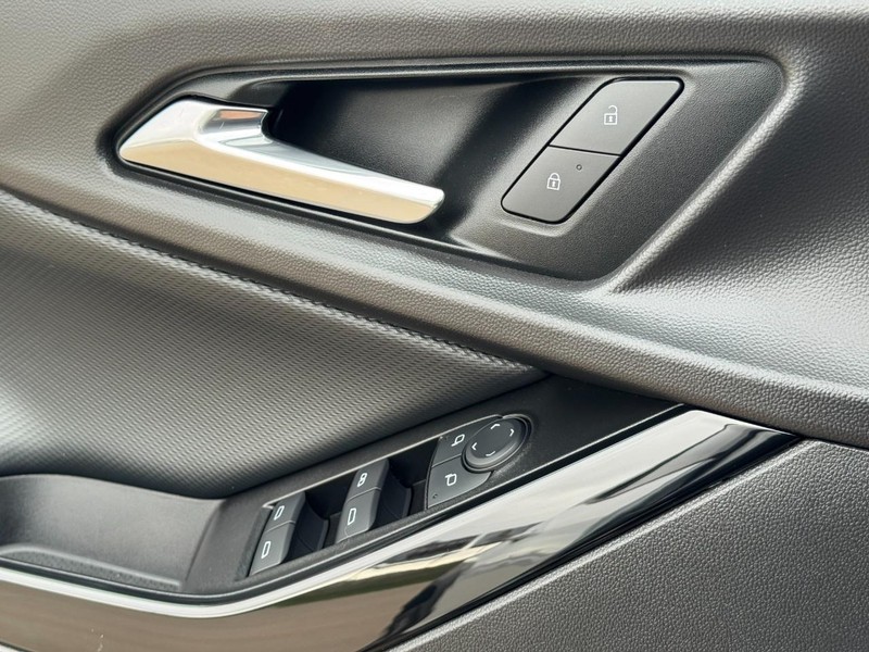 Chevrolet Equinox Vehicle Image 23