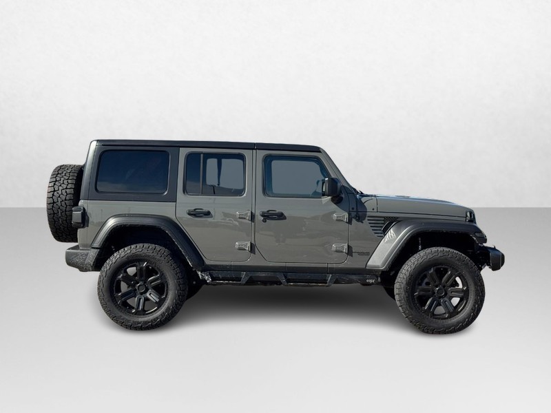 Jeep Wrangler Vehicle Image 02
