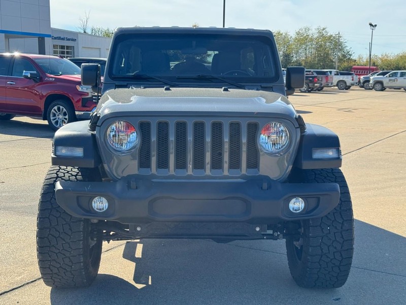 Jeep Wrangler Vehicle Image 09