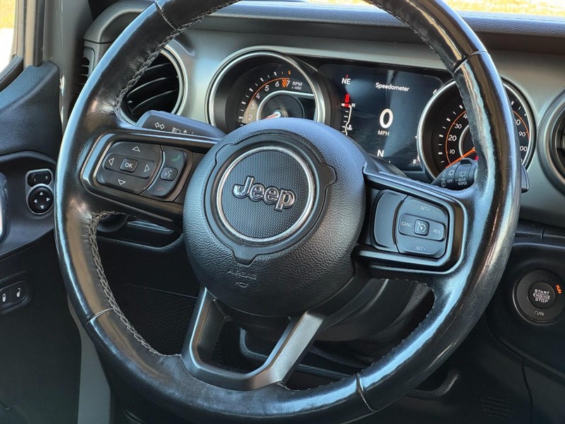 Jeep Wrangler Vehicle Image 12