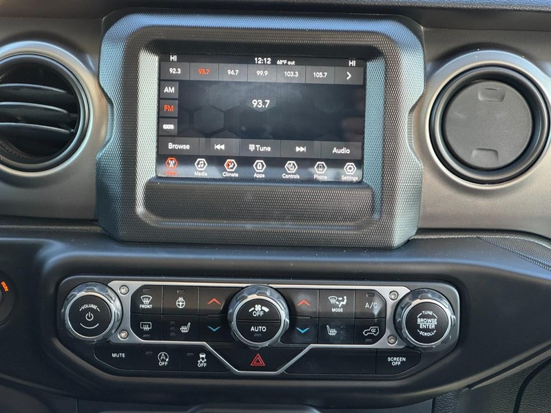 Jeep Wrangler Vehicle Image 13