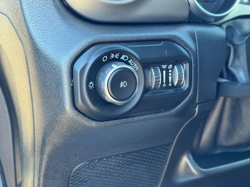 Jeep Wrangler Vehicle Image 17