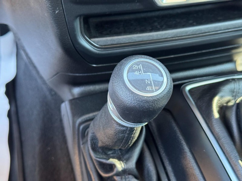 Jeep Wrangler Vehicle Image 22