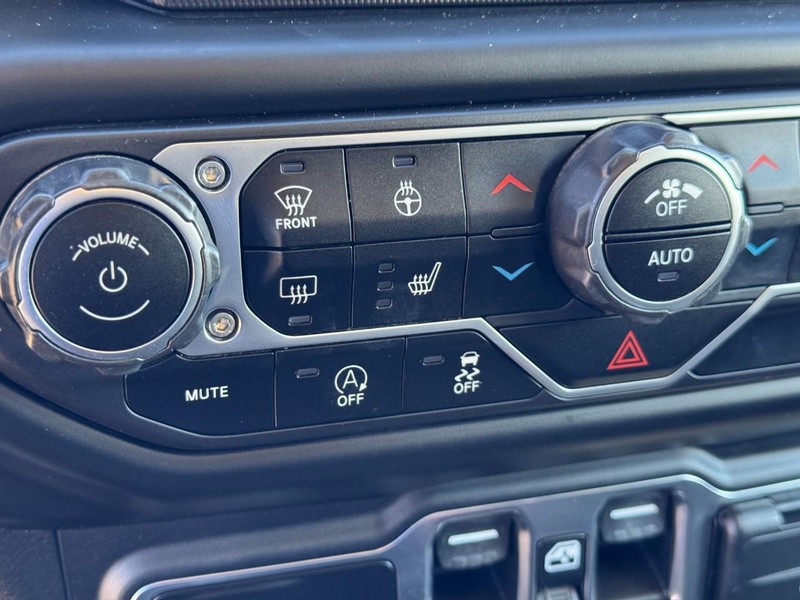 Jeep Wrangler Vehicle Image 23