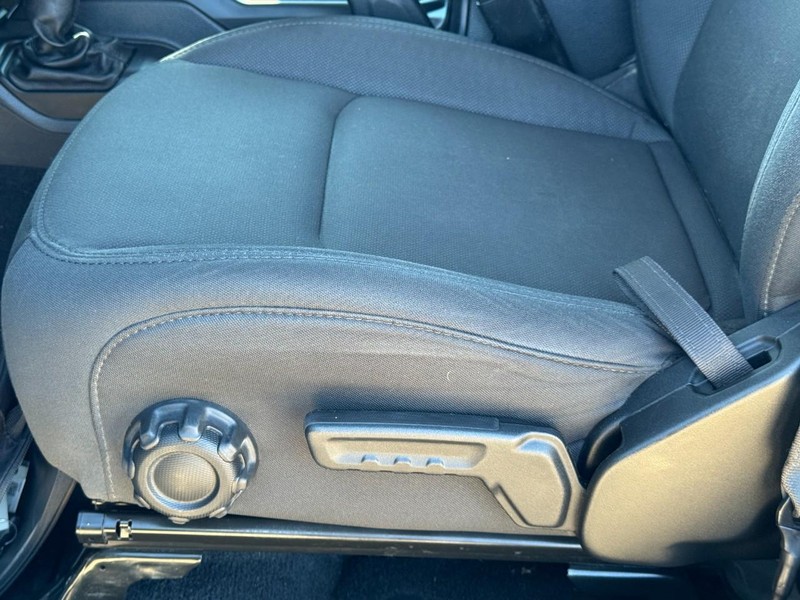 Jeep Wrangler Vehicle Image 26