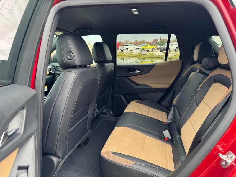 Chevrolet Equinox Vehicle Image 05