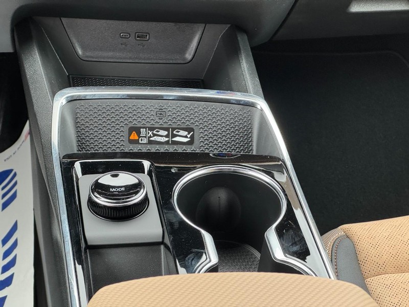 Chevrolet Equinox Vehicle Image 09