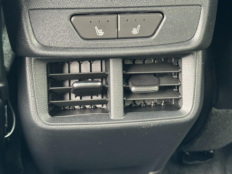 Chevrolet Equinox Vehicle Image 10