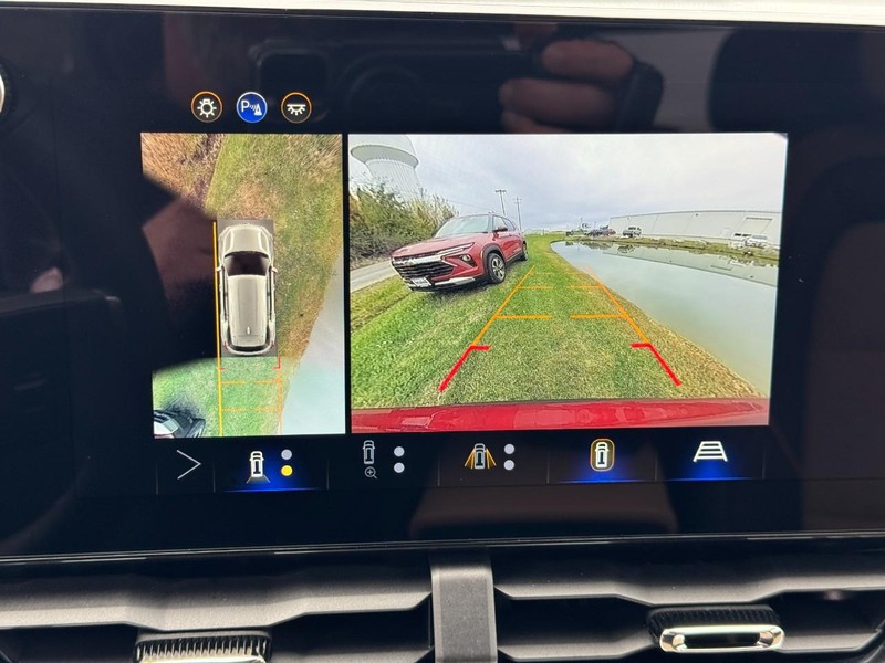 Chevrolet Equinox Vehicle Image 16