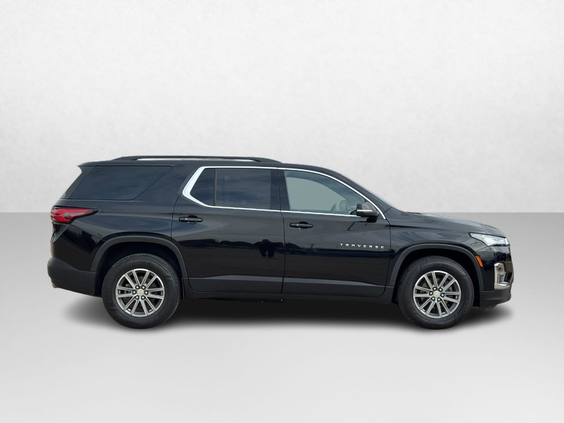 Chevrolet Traverse Vehicle Image 02