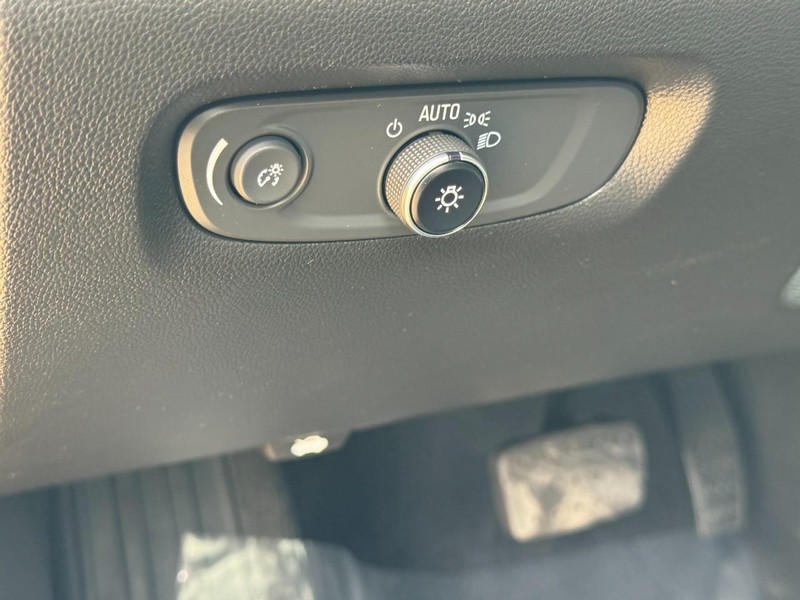 Chevrolet Traverse Vehicle Image 18