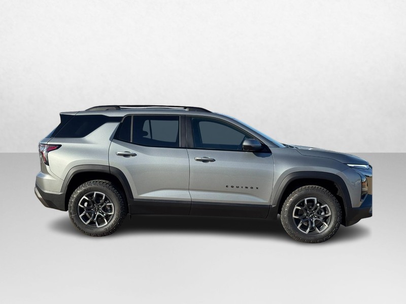 Chevrolet Equinox Vehicle Image 02