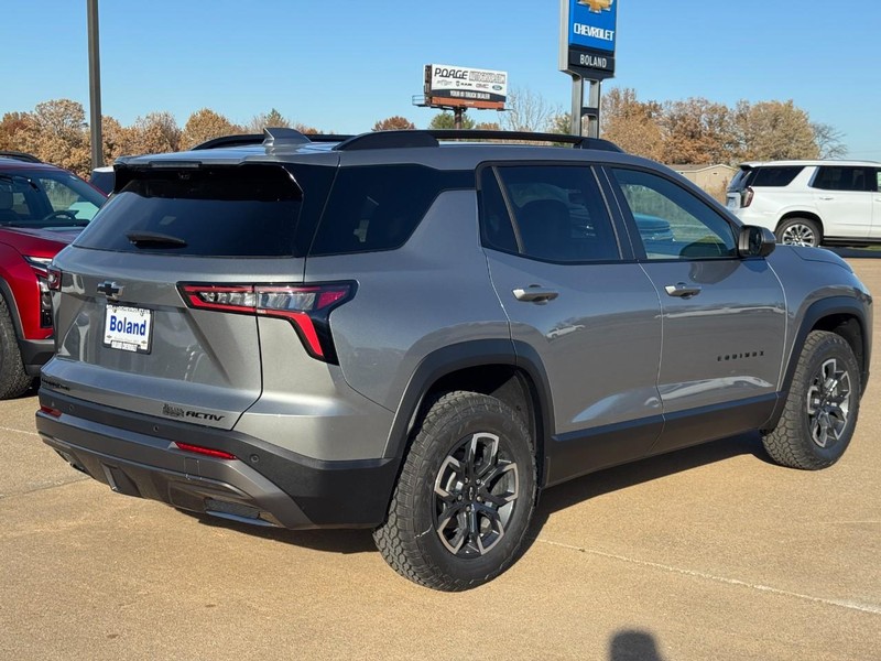 Chevrolet Equinox Vehicle Image 03