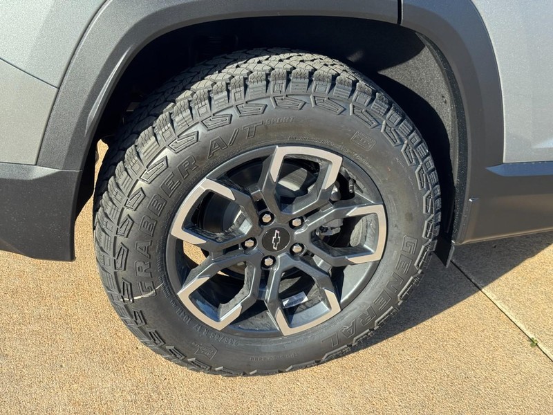 Chevrolet Equinox Vehicle Image 04