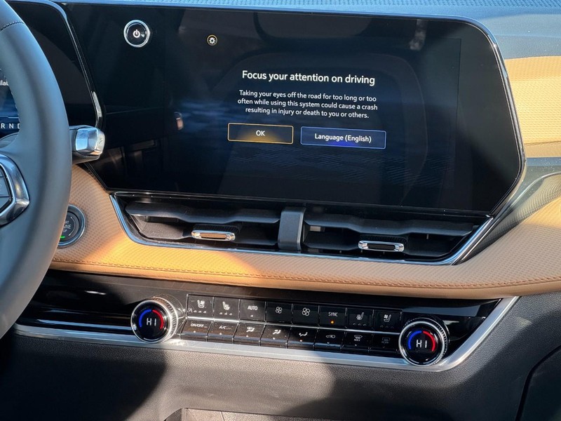 Chevrolet Equinox Vehicle Image 08