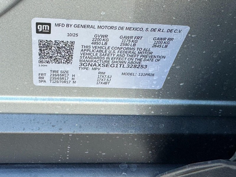 Chevrolet Equinox Vehicle Image 17