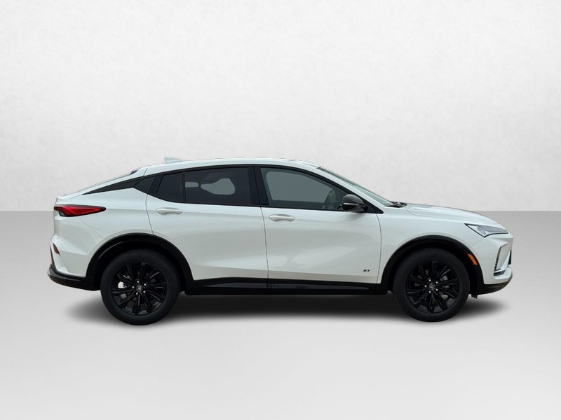 Buick Envista Vehicle Full-screen Gallery Image 02