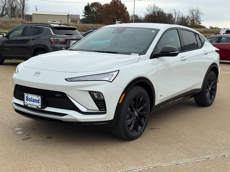 Buick Envista Vehicle Full-screen Gallery Image 08