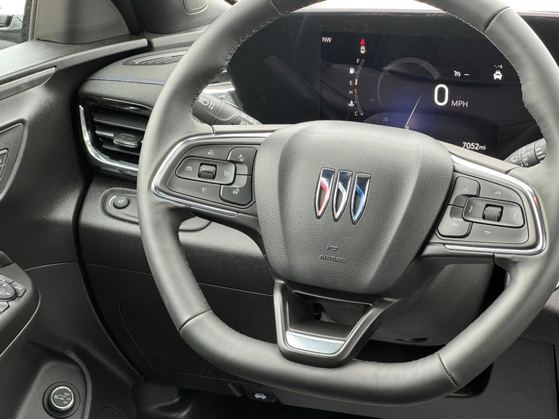 Buick Envista Vehicle Full-screen Gallery Image 12