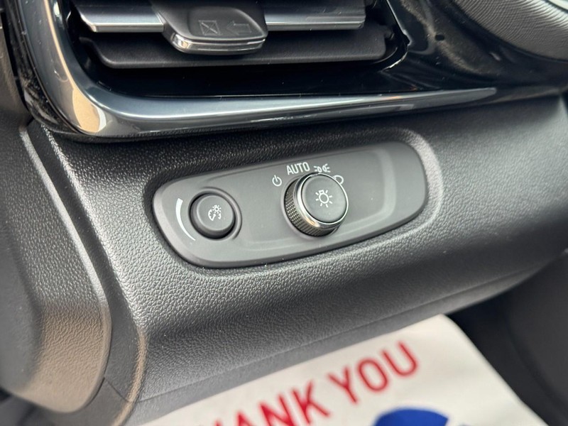 Buick Envista Vehicle Full-screen Gallery Image 16