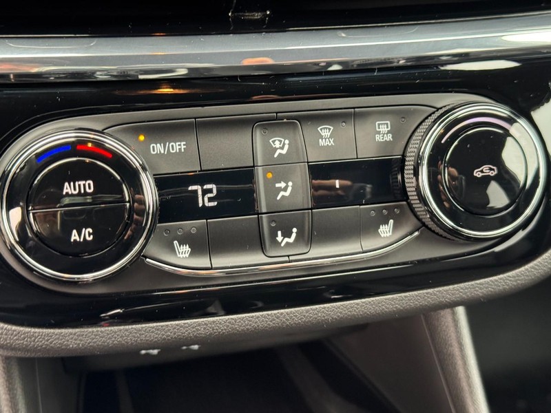 Buick Envista Vehicle Full-screen Gallery Image 21