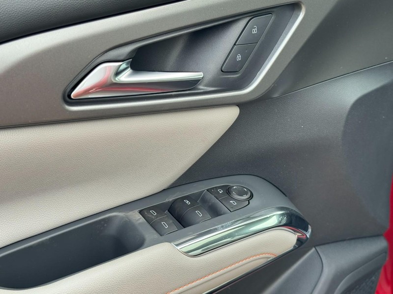 Chevrolet Traverse Vehicle Image 12