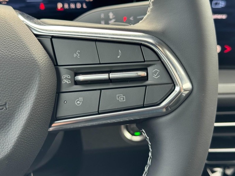 Chevrolet Traverse Vehicle Image 15