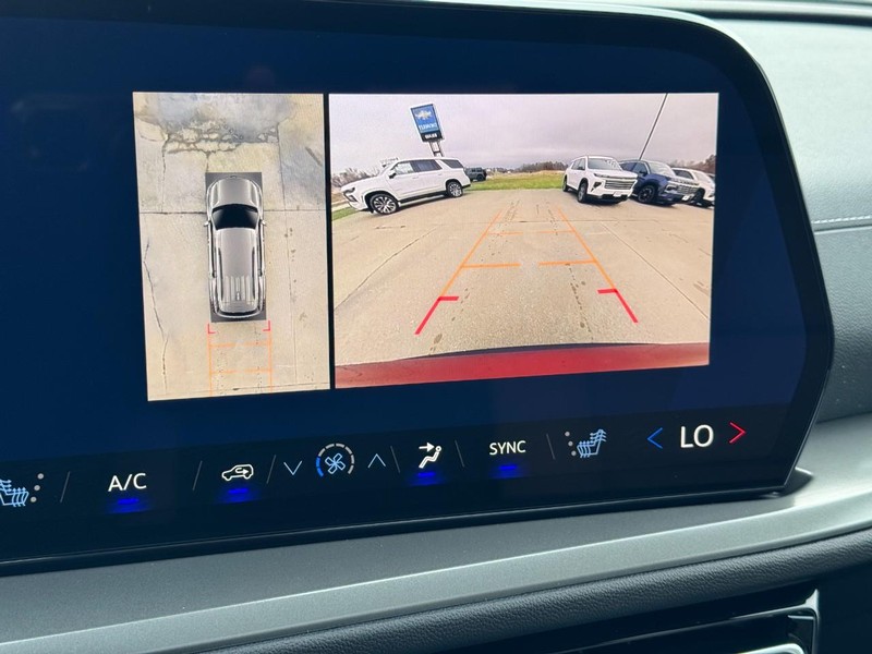 Chevrolet Traverse Vehicle Image 17