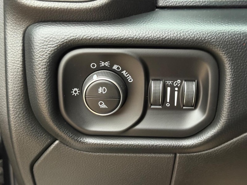 Ram 2500 Vehicle Image 22