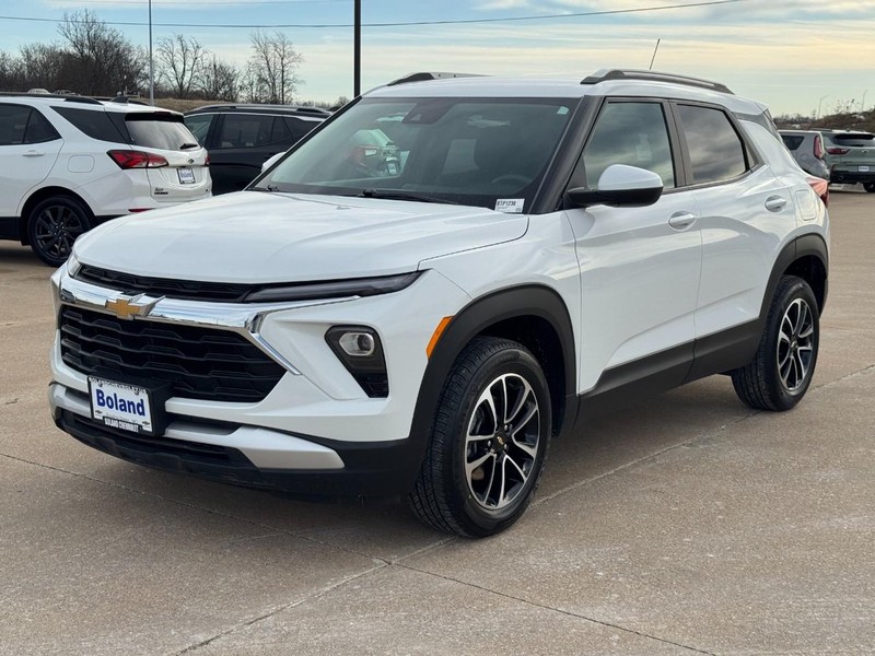 Chevrolet TrailBlazer Vehicle Image 08