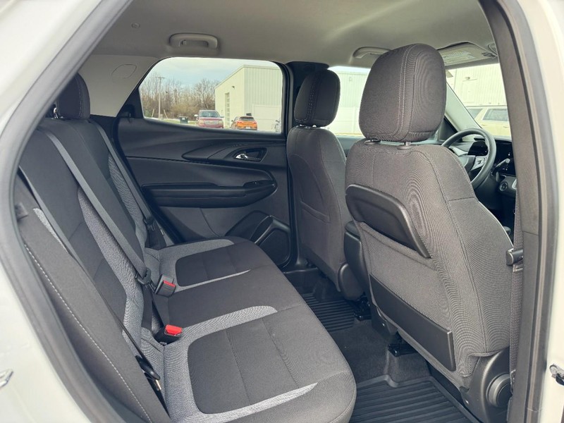 Chevrolet TrailBlazer Vehicle Image 10