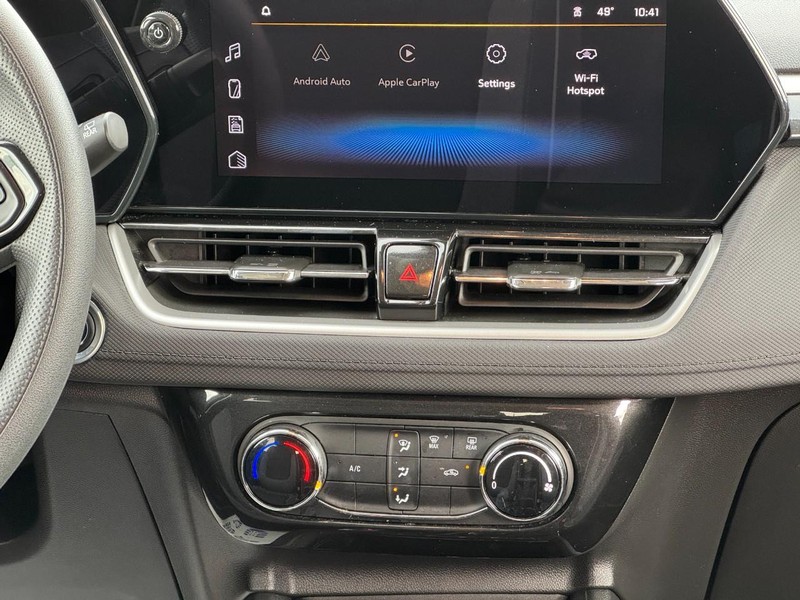 Chevrolet TrailBlazer Vehicle Image 13