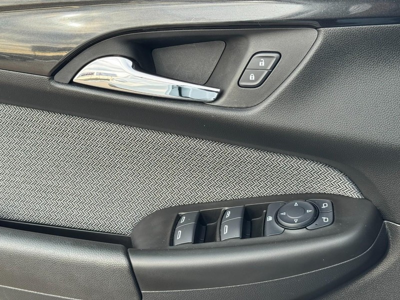 Chevrolet TrailBlazer Vehicle Image 22