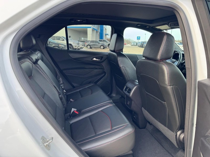 Chevrolet Equinox Vehicle Image 10