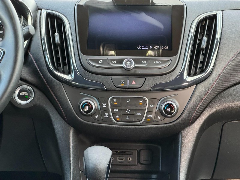 Chevrolet Equinox Vehicle Image 13
